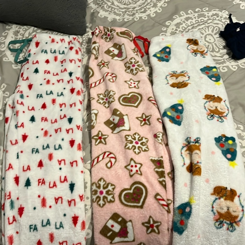 3 Christmas pants